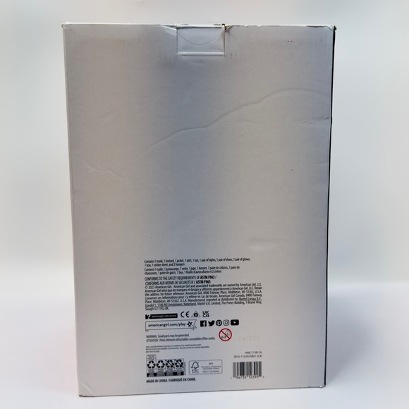 American Girl Kavi's Sharma Backstage Theater Trunk- Girl of the Year 2023 NEW - Picture 9 of 16